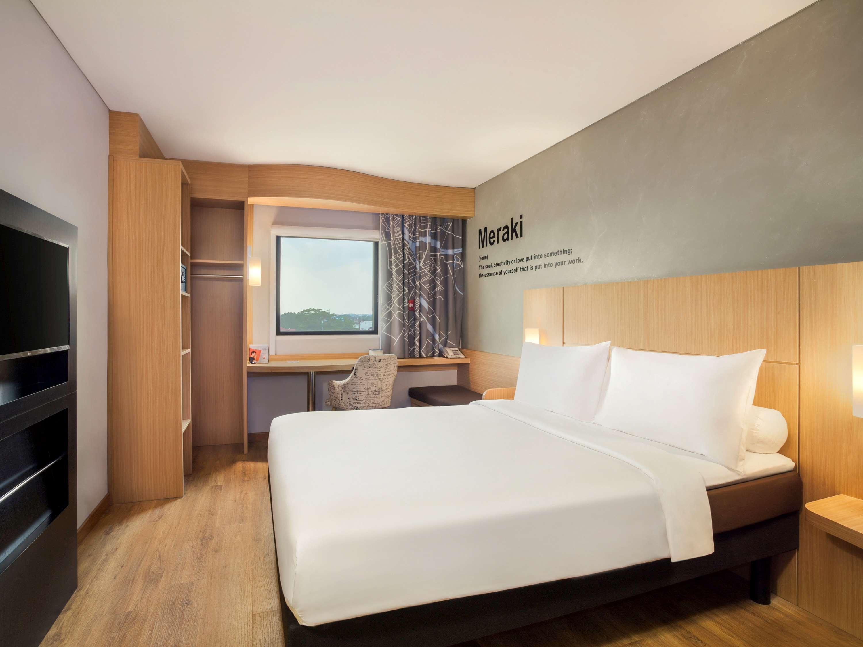 Ibis Pontianak City Center Exterior photo